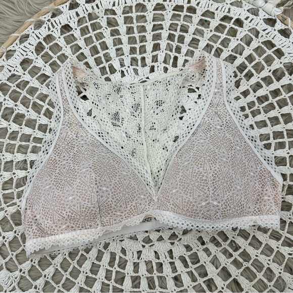 Victoria’s Secret Bra Bundle Size Large Lace 2 Piece - Picture 6 of 8